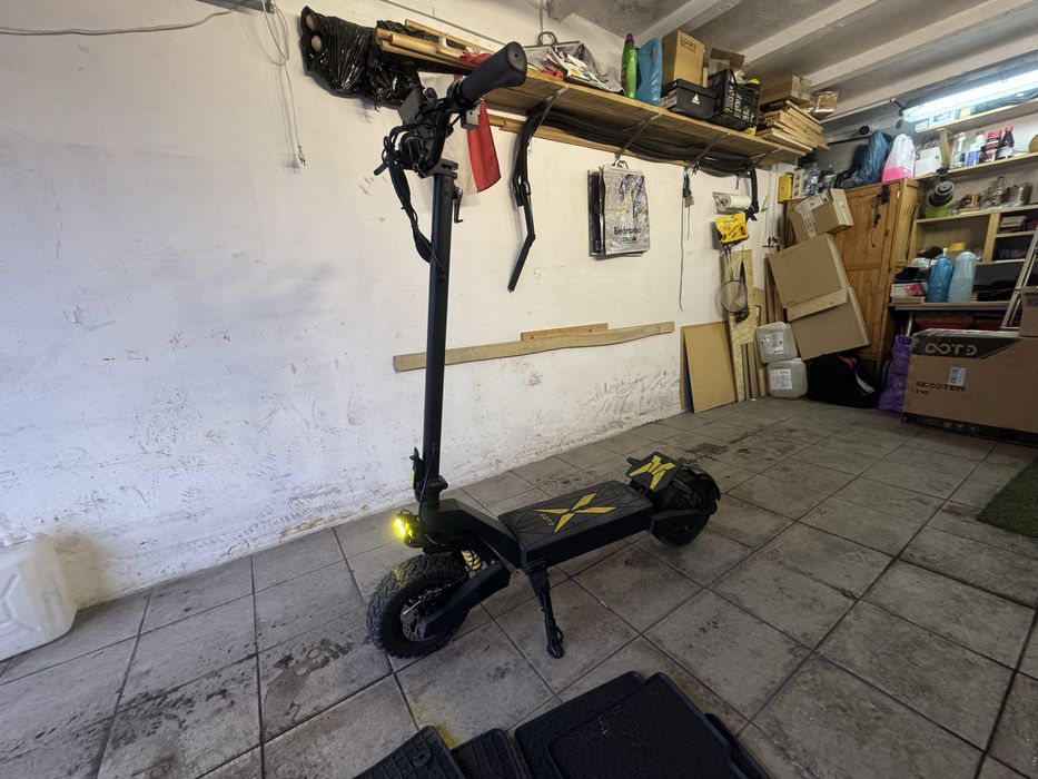 Sprzedam hulajnge elektryczna OOTD T10 jak nowa przebieg Tylko 125 km