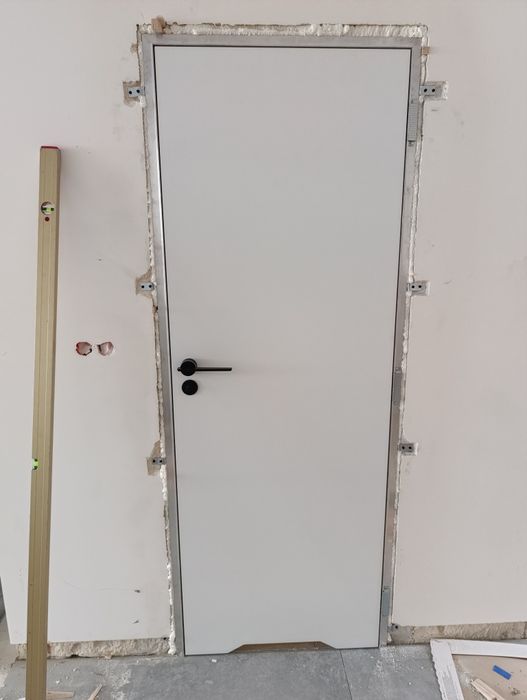 Montaż drzwi, regulacja drzwi, okien,ślusarz