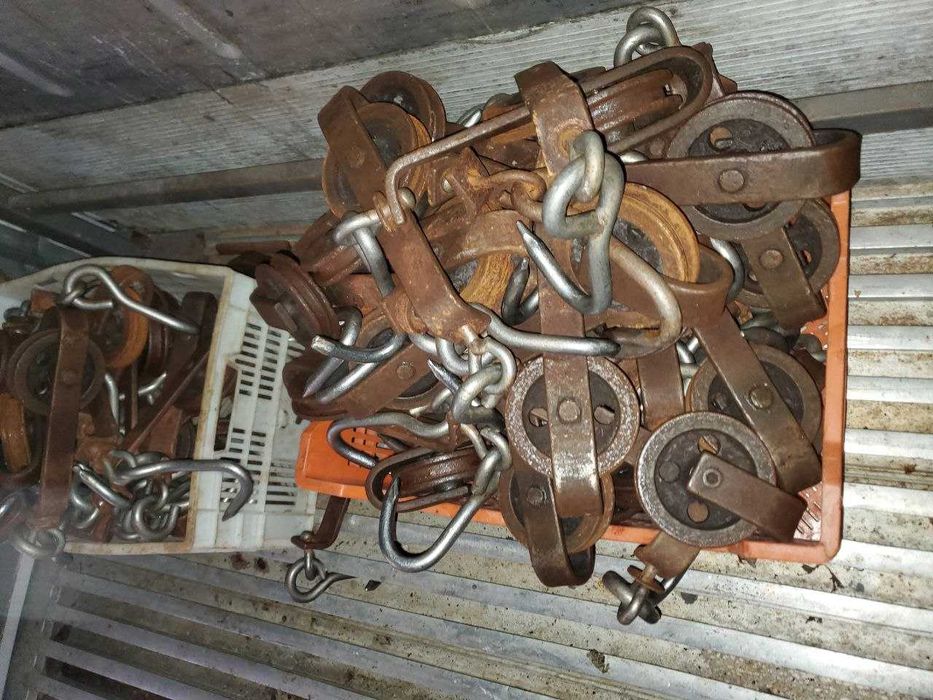 Тролеї з гаком для напівтуш