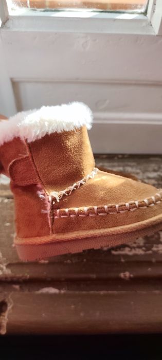 Vende 2 botinhas térmicas novas