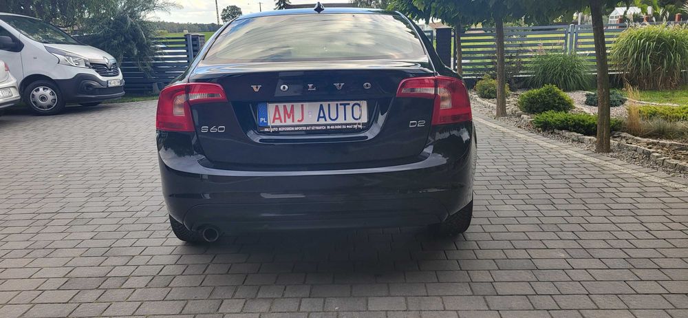 Volvo S60 II 2.0 S 60 D 2015r Wirtualne Zegary Nawigacja