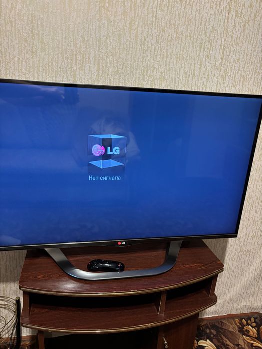 ПРОДАМ Телевізор LG 42LA690V Smart TV