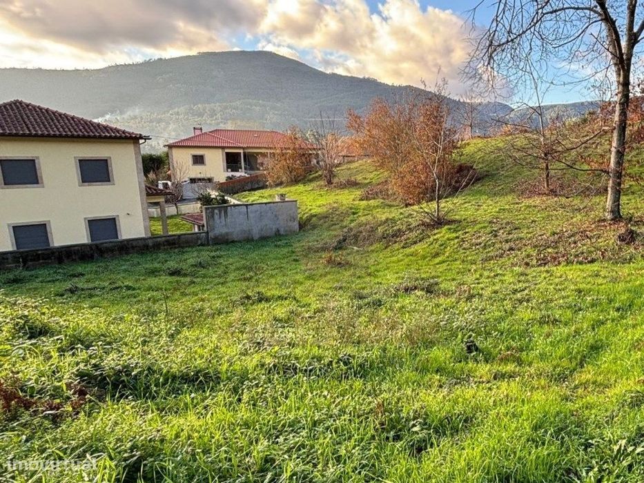 Terreno Urbanizável 622 m² - Bárrio - Ponte de Lima