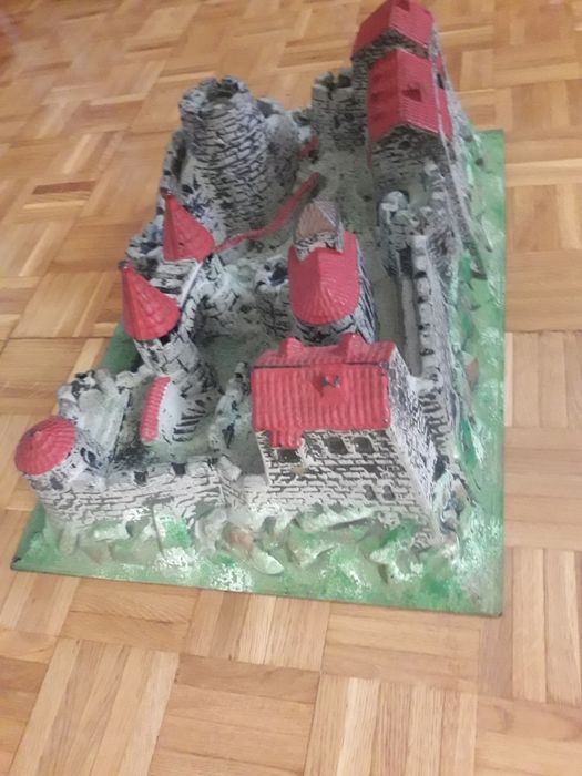 Pałac twierdza zamek dla dzieci zabawka PRL dla lalek