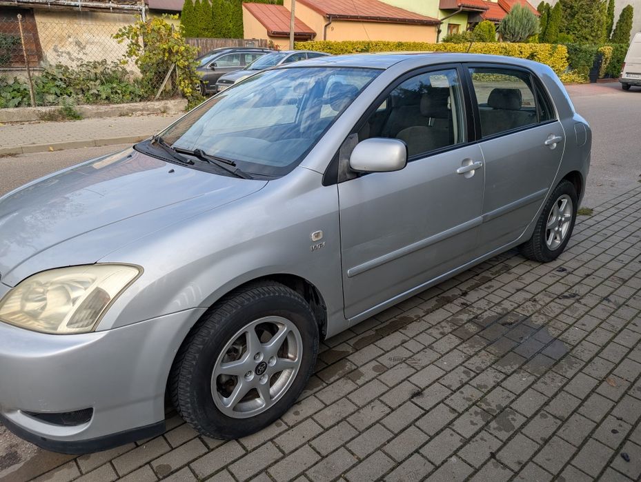 Toyota Corolla  1.6 E12