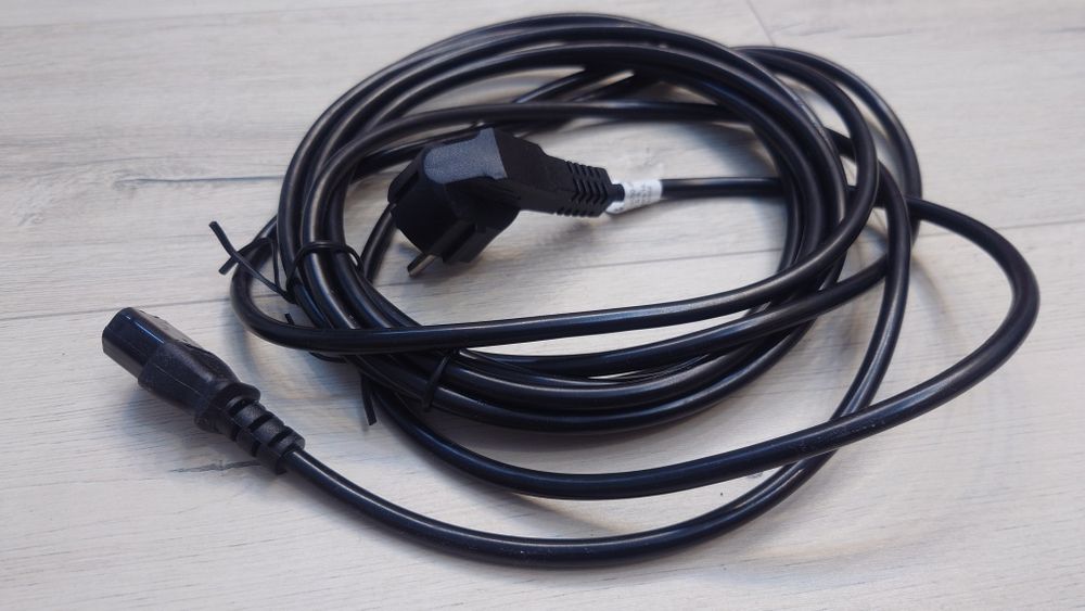 Kabel zasilający do PC 5m czarny CA‑C13C‑11CC‑0050‑BK