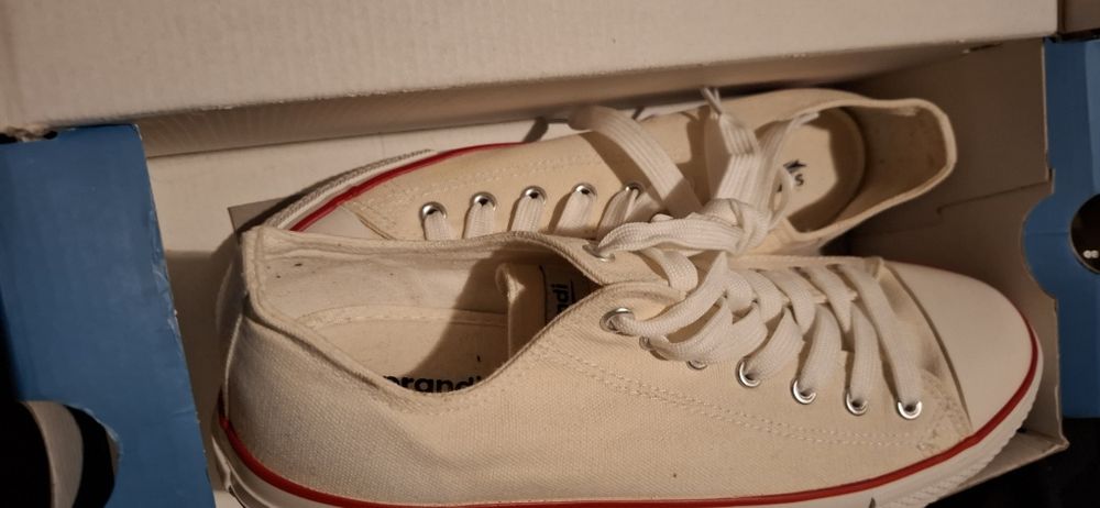 TRAMPKI NISKIE Sprandi Białe 43