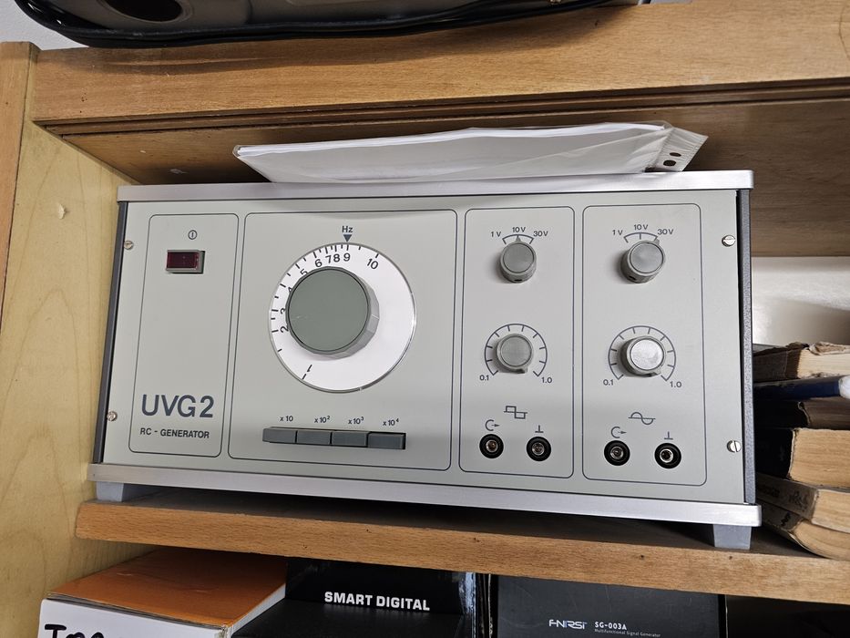 Generator przebiegów funkcyjnych UVG2 RC generator DDR bardzo ładny ...
