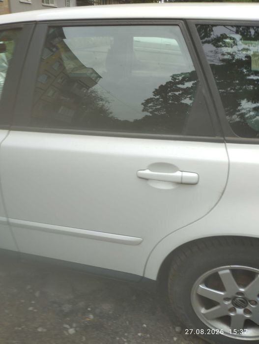 Автомобіль  volvo v50