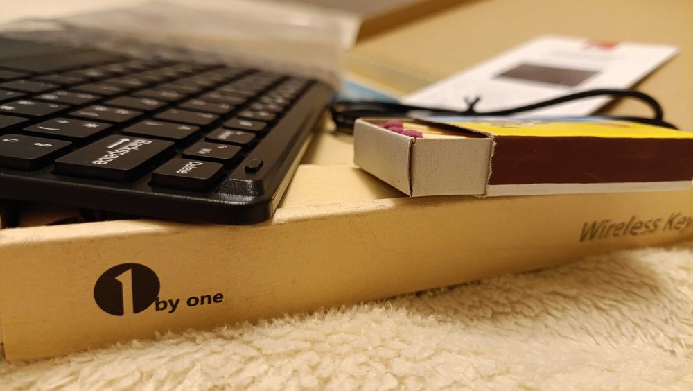 Ультратонка bluetooth бездротова клавіатура 1byone, Android та Windows