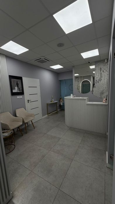 Lokal usługowy do wynajęcia gabinety recepcja toalety taras