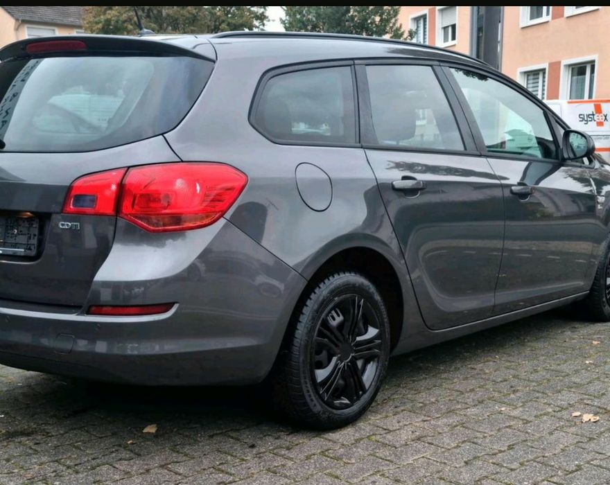 Opel ASTRA SPORTS TOURER 1.7 Diesel 2012 ROK!!!
