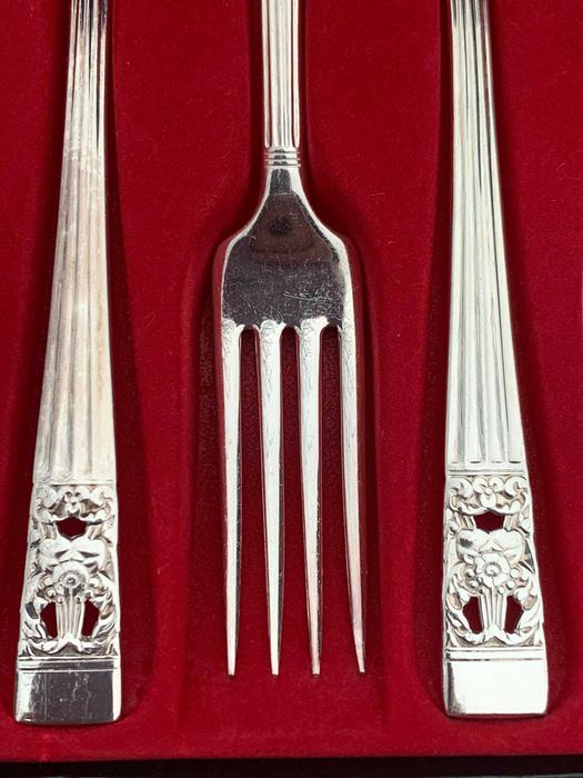 Вінтажні посріблені англійскі набори ONEIDA COMMUNITY