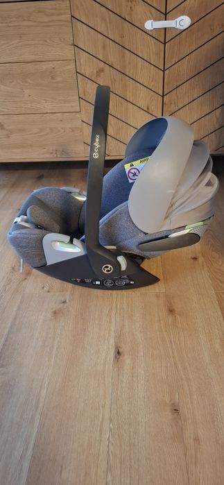 Sprzedam nosidełko CYBEX wraz z bazą