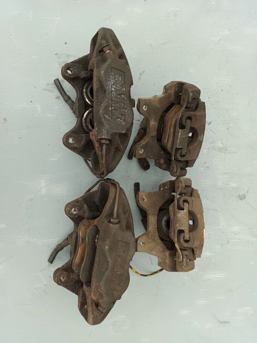 Zaciski czterotłoczkowe bmw e34 e32 750i m5 540i v8 535i 525i v8