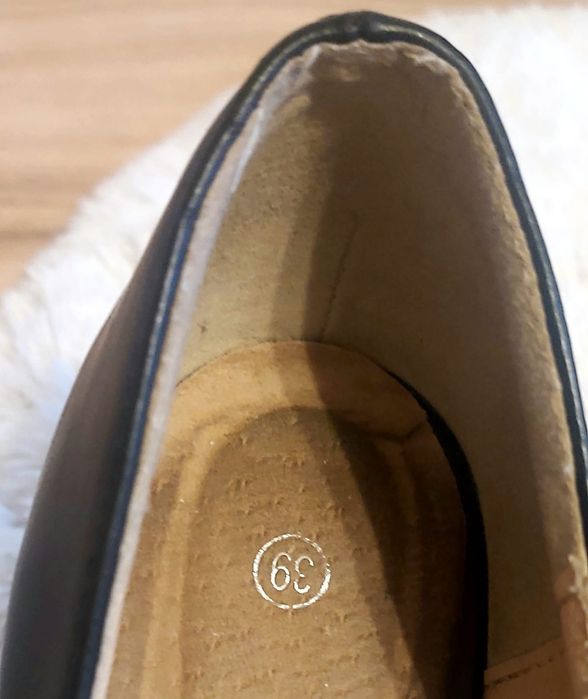 Czarne czółenka 39