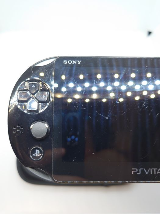 PS Vita Slim 16 gb з іграми + чохол