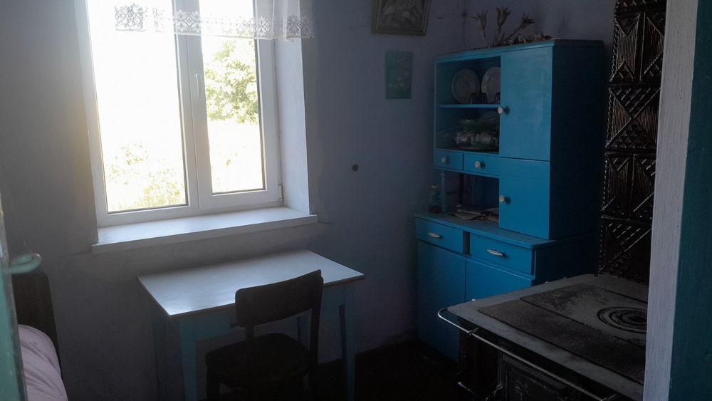 Продається хата в віддалиному та тихому місці.