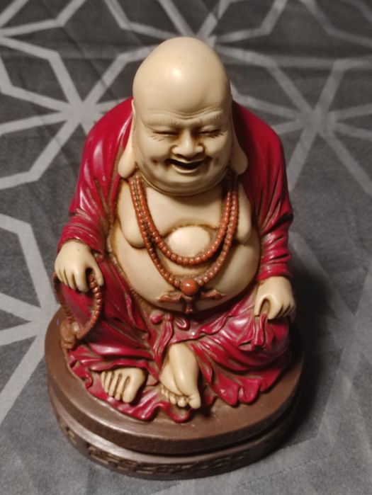 Antigo Buda em Marfinite