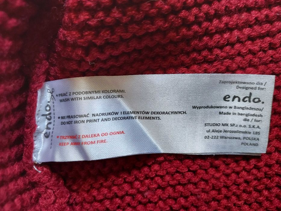 Sweter wiśniowy Endo zapinany na 1 guzik rozm. 98