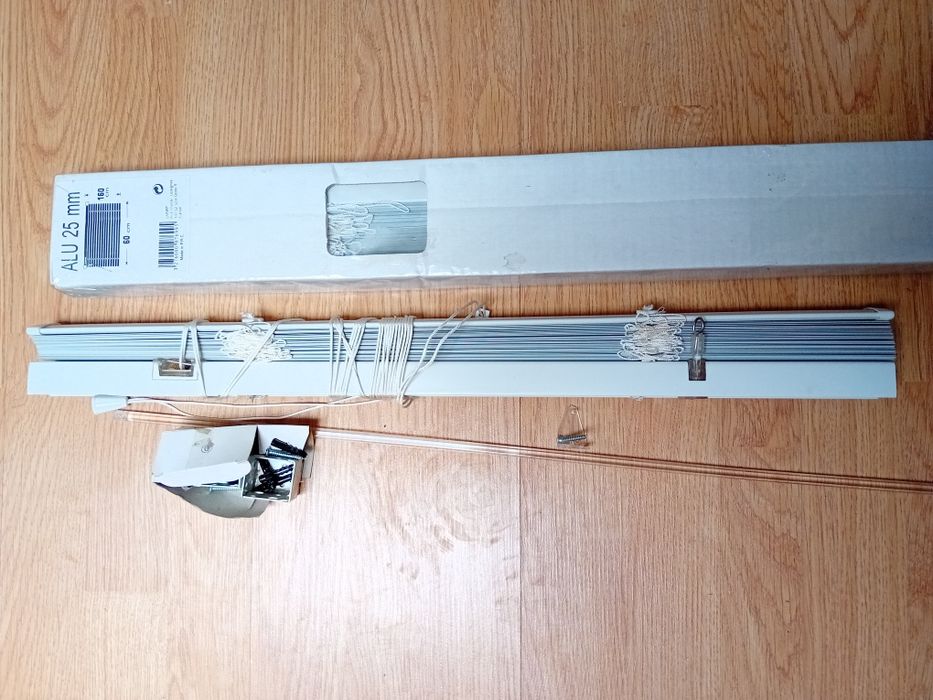 Estore Veneziano de aluminio branco 
60 x 160