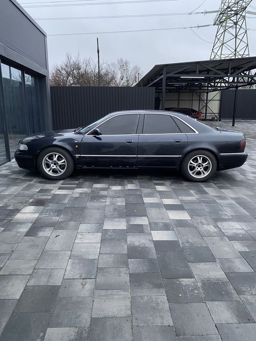 Продам Ауді а8 д2