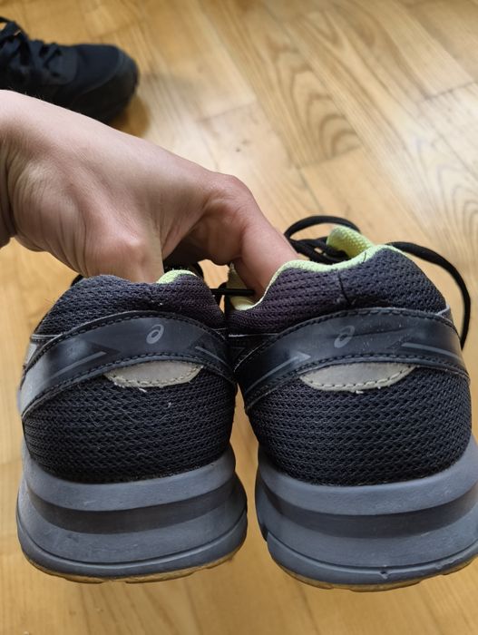 Кросівки asics бігові