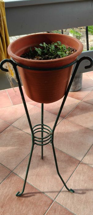 Suporte de vasos em ferro