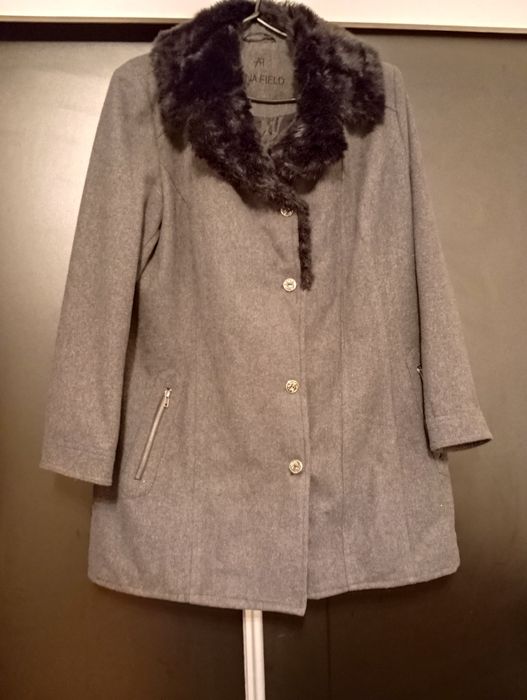 Płaszczyk z kołnierzem