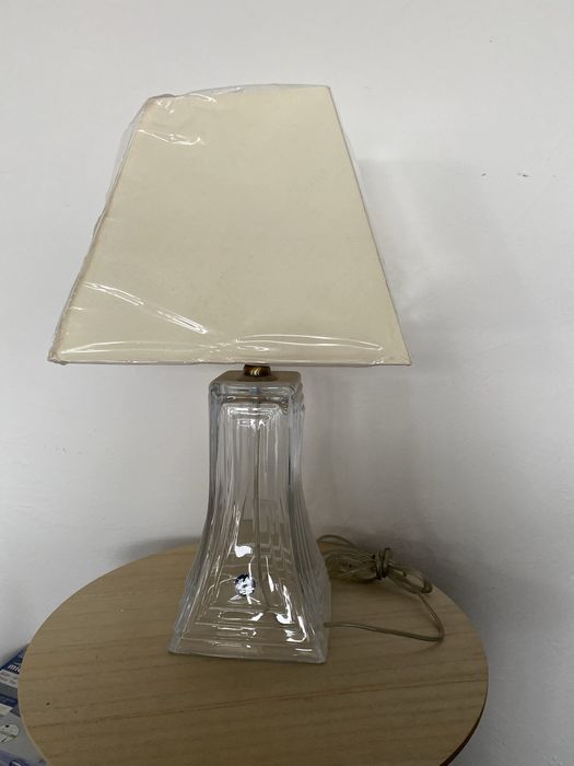 Lampa stolowa  z czeskiego kryształu.