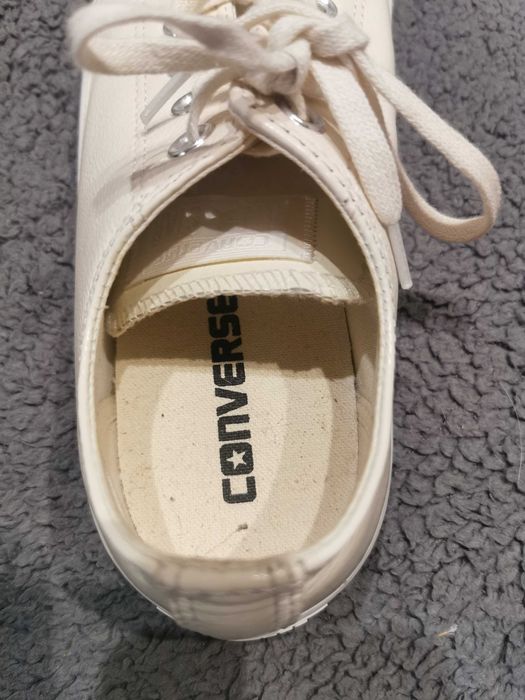 Tenisówki Converse białe lakierowe