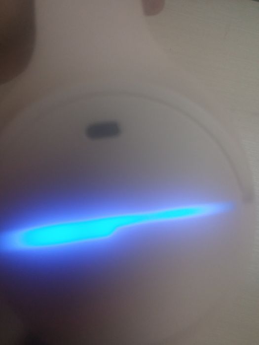 Продам наушники з подсветкою та коробкою бу