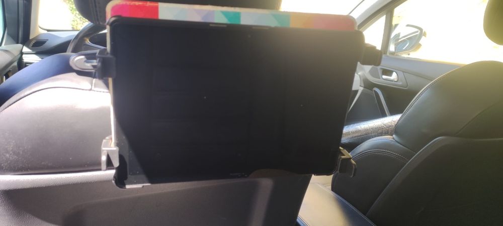 Suporte tablet universal automóvel