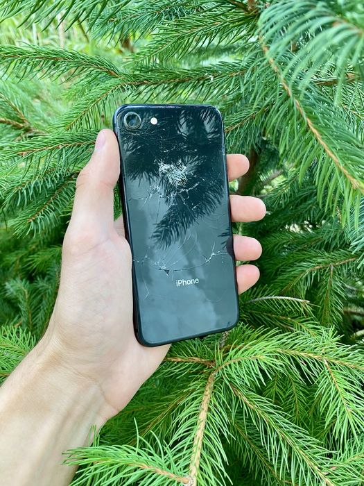 Продам iPhone 8 64gb