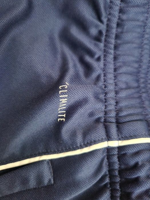 Dres Adidas 140 cm - z logo miejscowego klubu