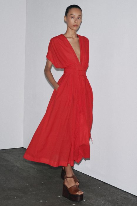 Нова  червона  міді сукня Zara (червона,чорна ,M)