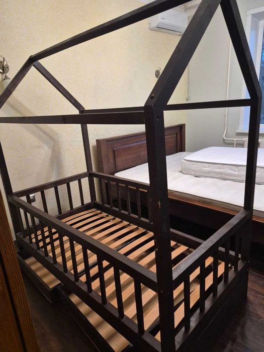 Дитяче ліжко з матрацом(160х80). Самовивіз