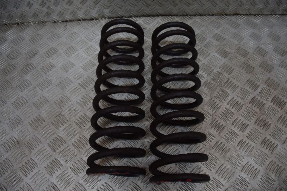 JEEP GRAND CHEROKEE WJ 2.7 CRD SPRĘŻYNA SPRĘŻYNY PRZÓD KPL.