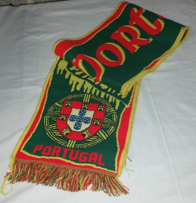NOVOS. Desde 2€. Cachecóis, galhardete e oferta bandeira.