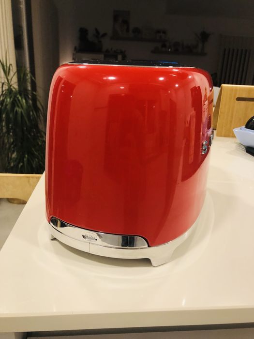 Torradeira SMEG vermelha (avariada)