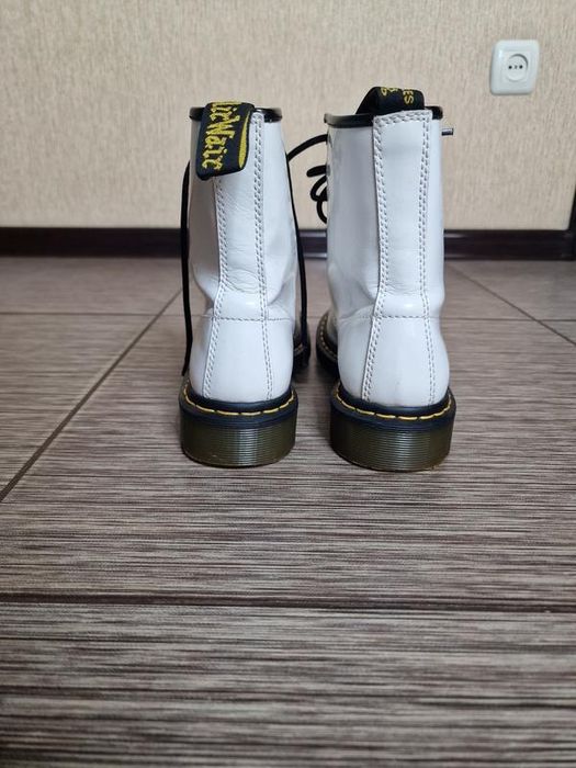 шкіряні лакові білі черевики Dr.Martens,  оригінал