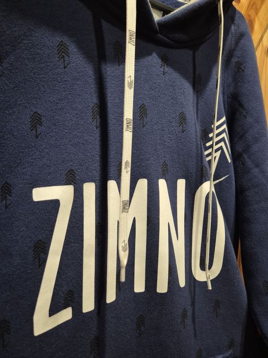 Bluzę Zimno Hoodie ->