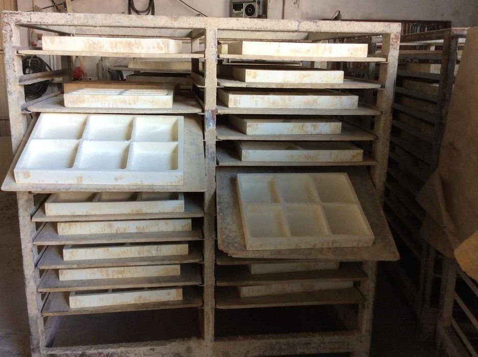 Equipamento para produção de pavés e dalles (lajes)