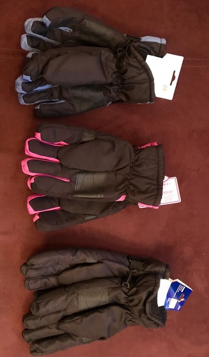 НОВІ лижні, спортивні рукавиці.