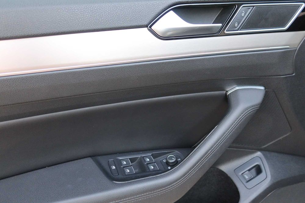 автомобіль passat b8 2017 р