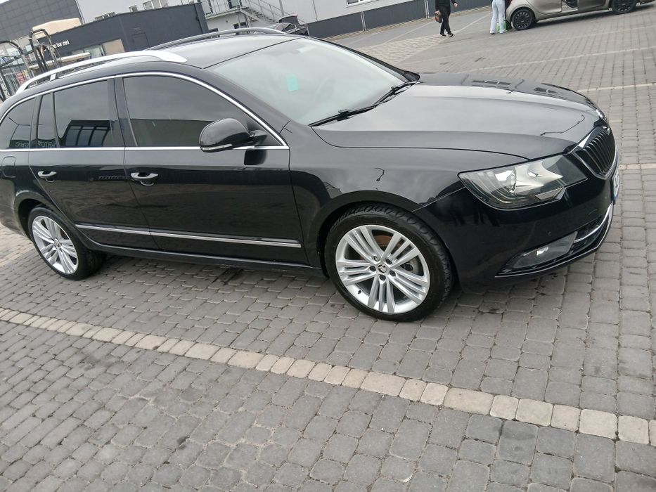 Продам шкоду суперб 2015
