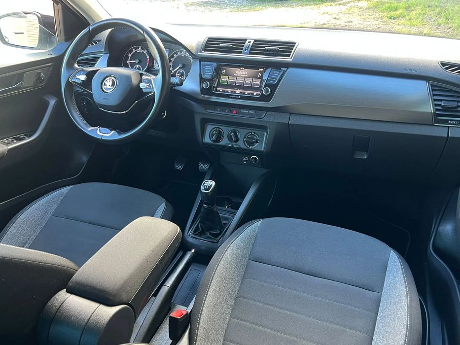 Skoda Fabia 1.0i 95 KAMERA Tempomat-Radar Klima PDC Alu LED BiKolor!