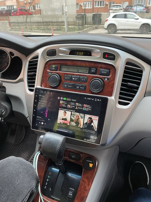 Тойота Highlander