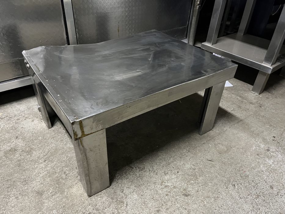 Base em Inox de 4 pernas 70cm x 54cm