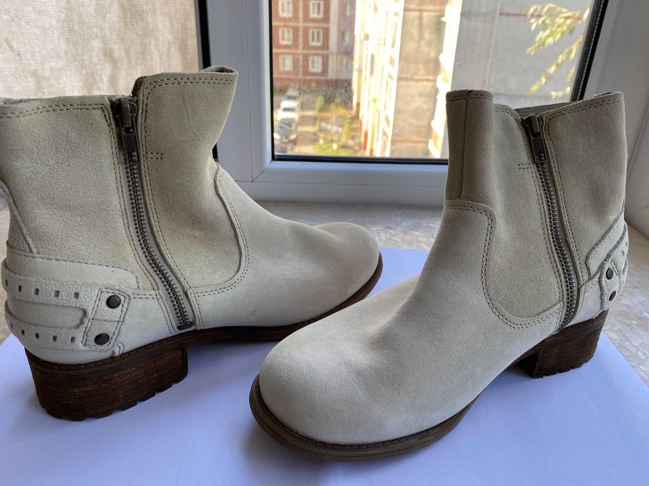 UGG Australian Pull-On Ботильйони жіночі розмір 7, слонова кістка